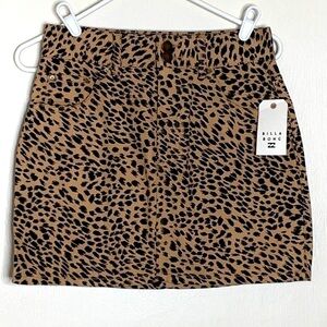 𝅺Billabong NWT Skirt, Size 28, Denim Tan & Black Animal Print.